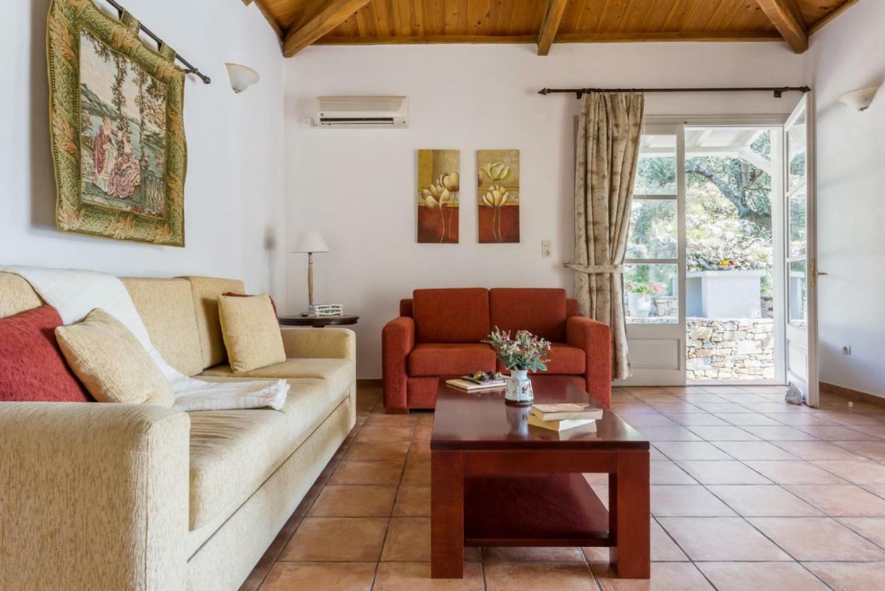 Villa Tassoula Isomata エクステリア 写真
