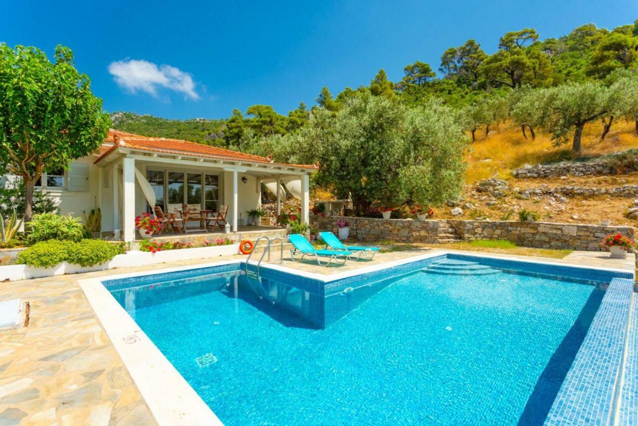 Villa Tassoula Isomata エクステリア 写真