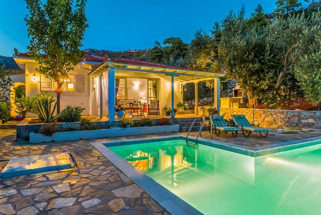 Villa Tassoula Isomata エクステリア 写真