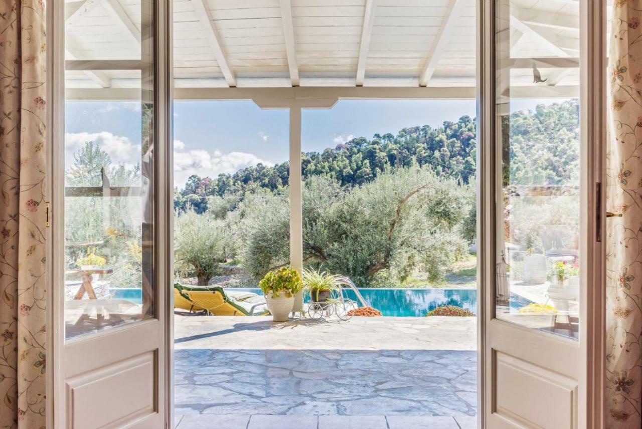 Villa Tassoula Isomata エクステリア 写真